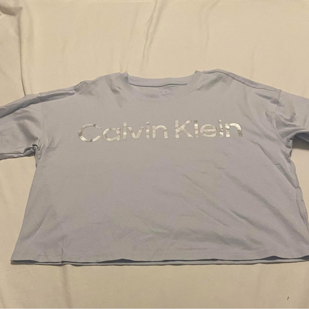 Never worn. Smoke and pet free home